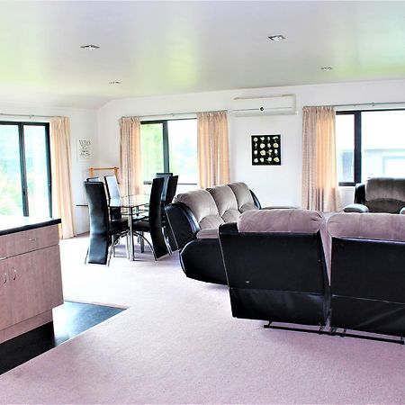 Family Getaway Villa Rotorua Exterior photo
